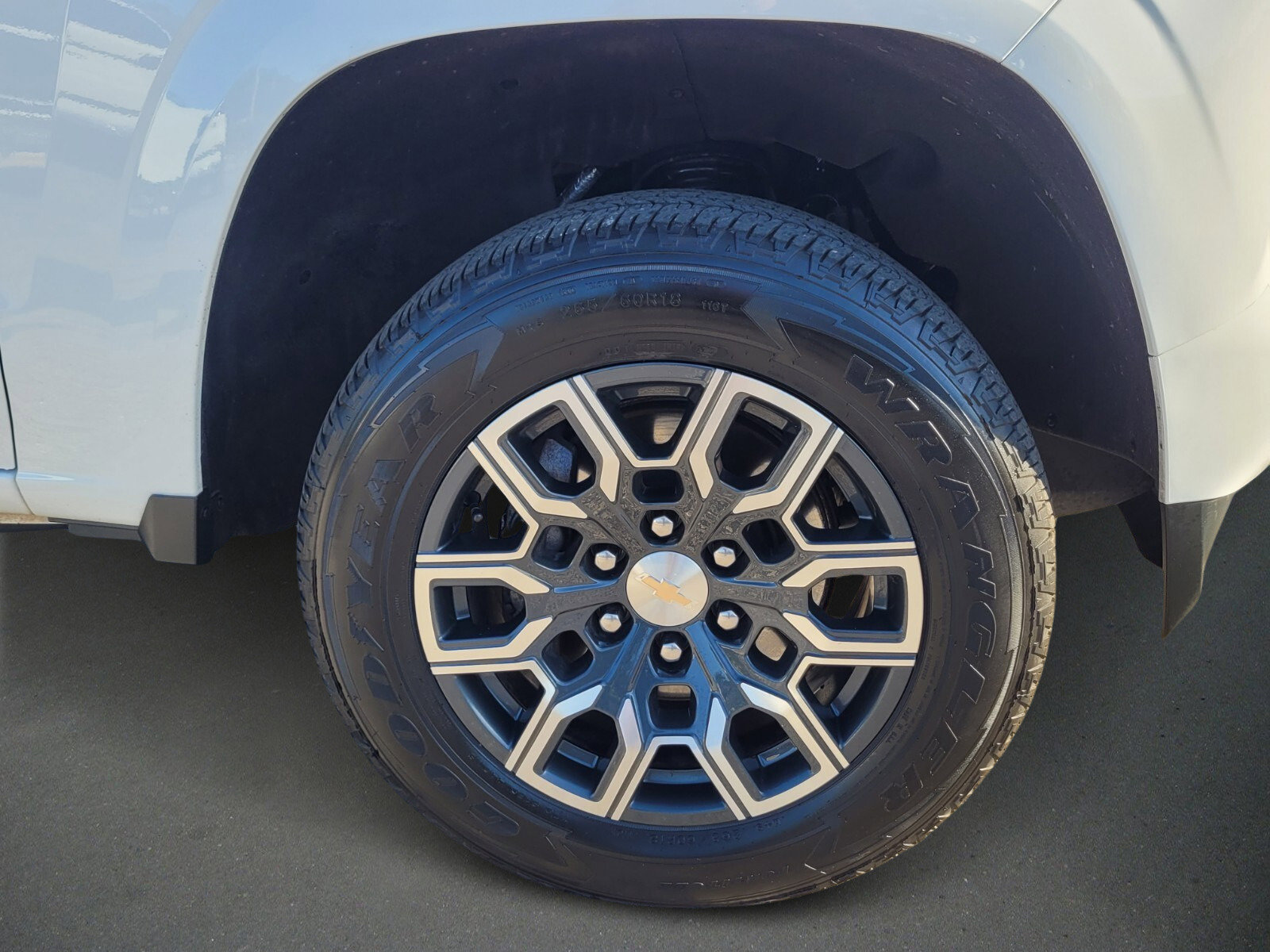 Used 2023 Chevrolet Colorado LT w/ LT Convenience Package II image 9