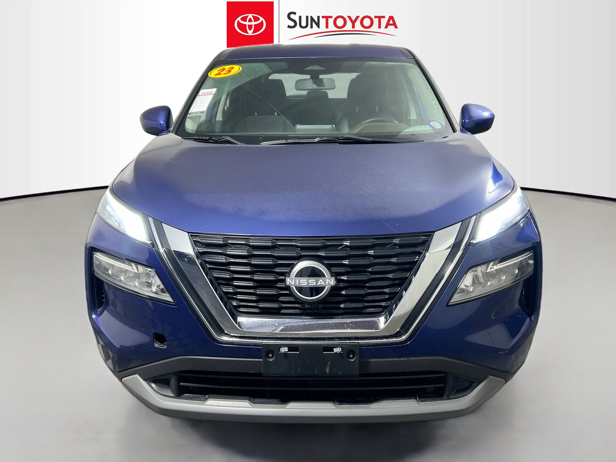 Used 2023 Nissan Rogue SV image 10