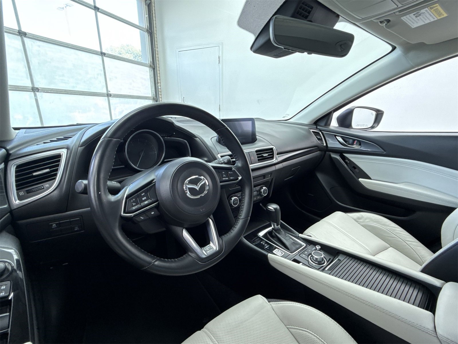 Used 2018 MAZDA MAZDA3 Grand Touring image 12