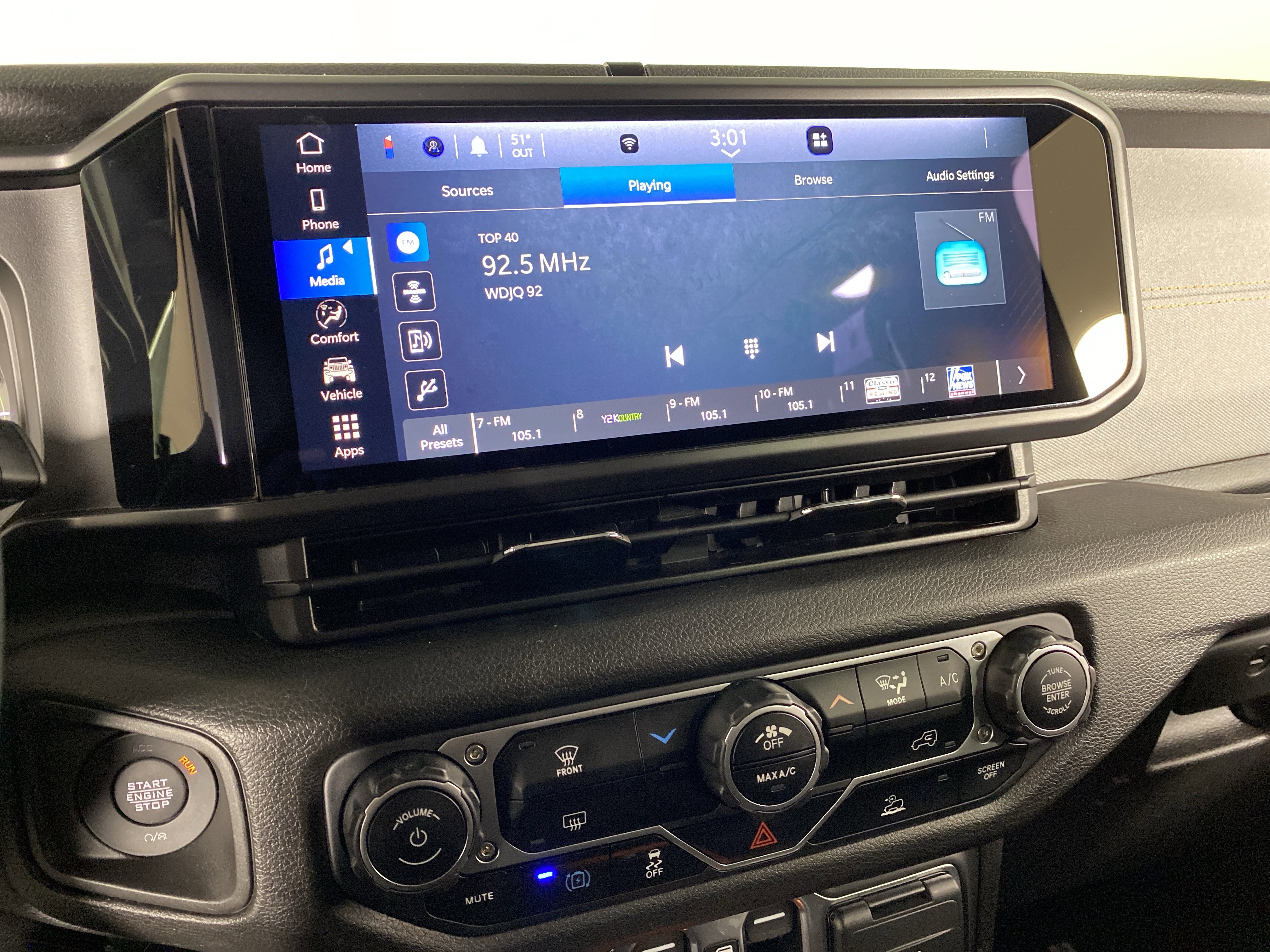 Used 2025 Jeep Wrangler Willys image 27