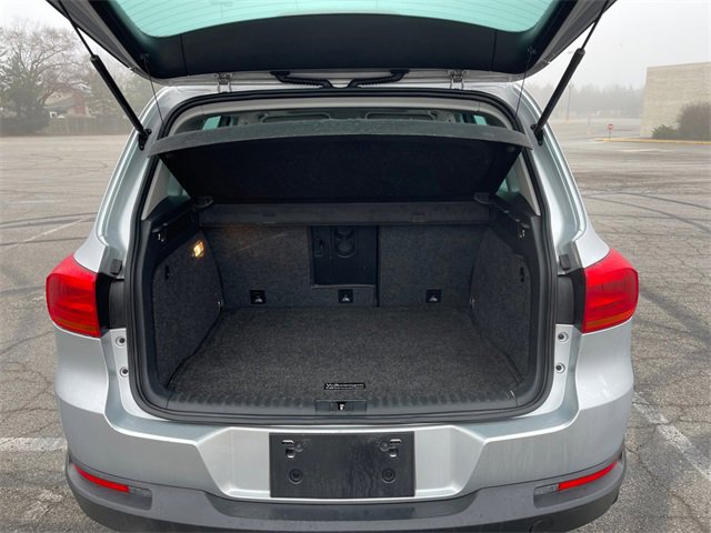 Used 2016 Volkswagen Tiguan SE image 16
