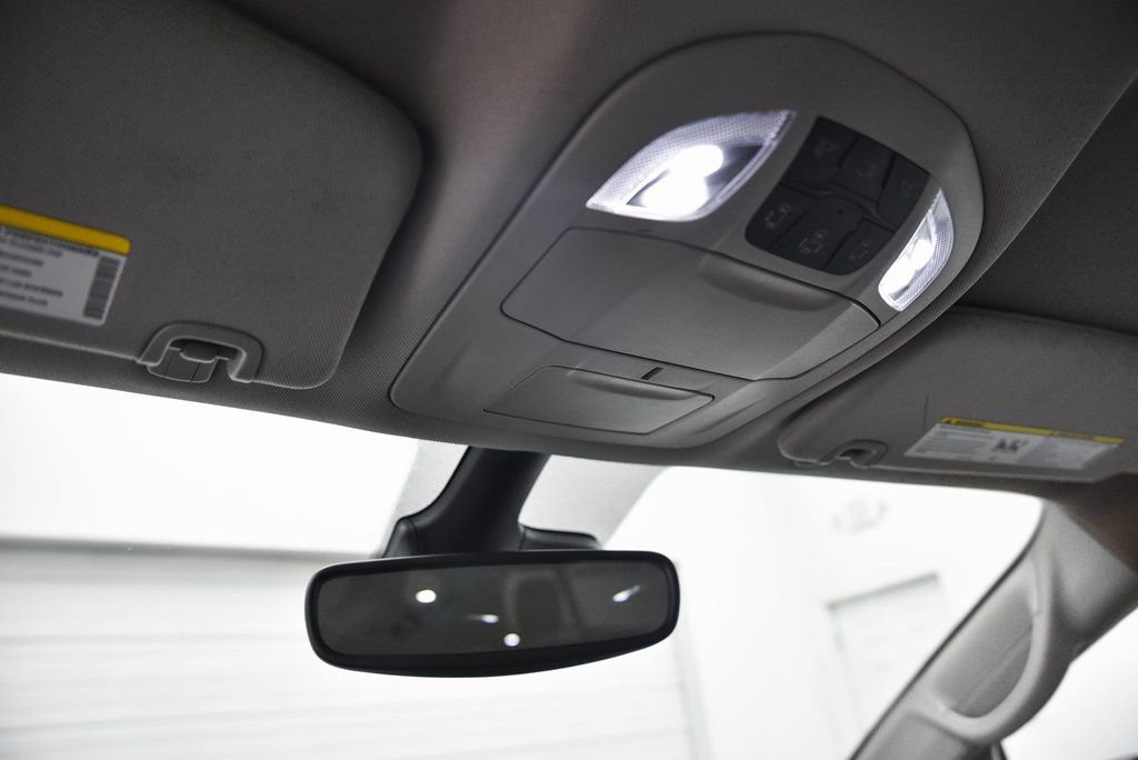 Used 2023 Chrysler Pacifica Touring-L image 19