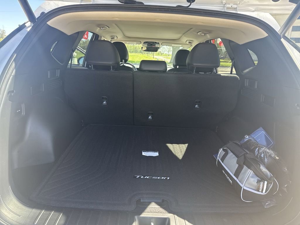 Used 2025 Hyundai Tucson Limited image 34