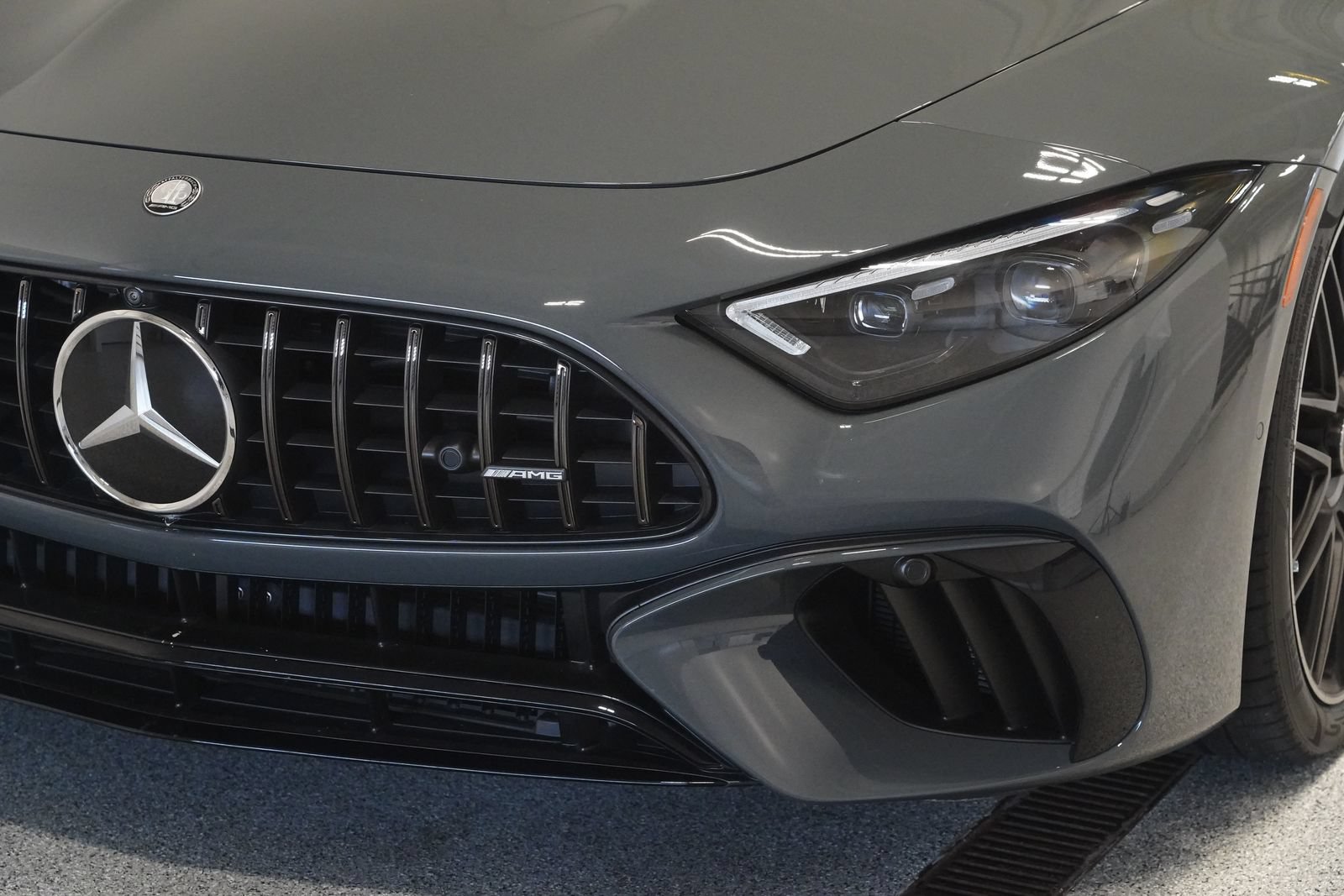 Certified 2025 Mercedes-Benz SL 63 AMG 4MATIC image 9