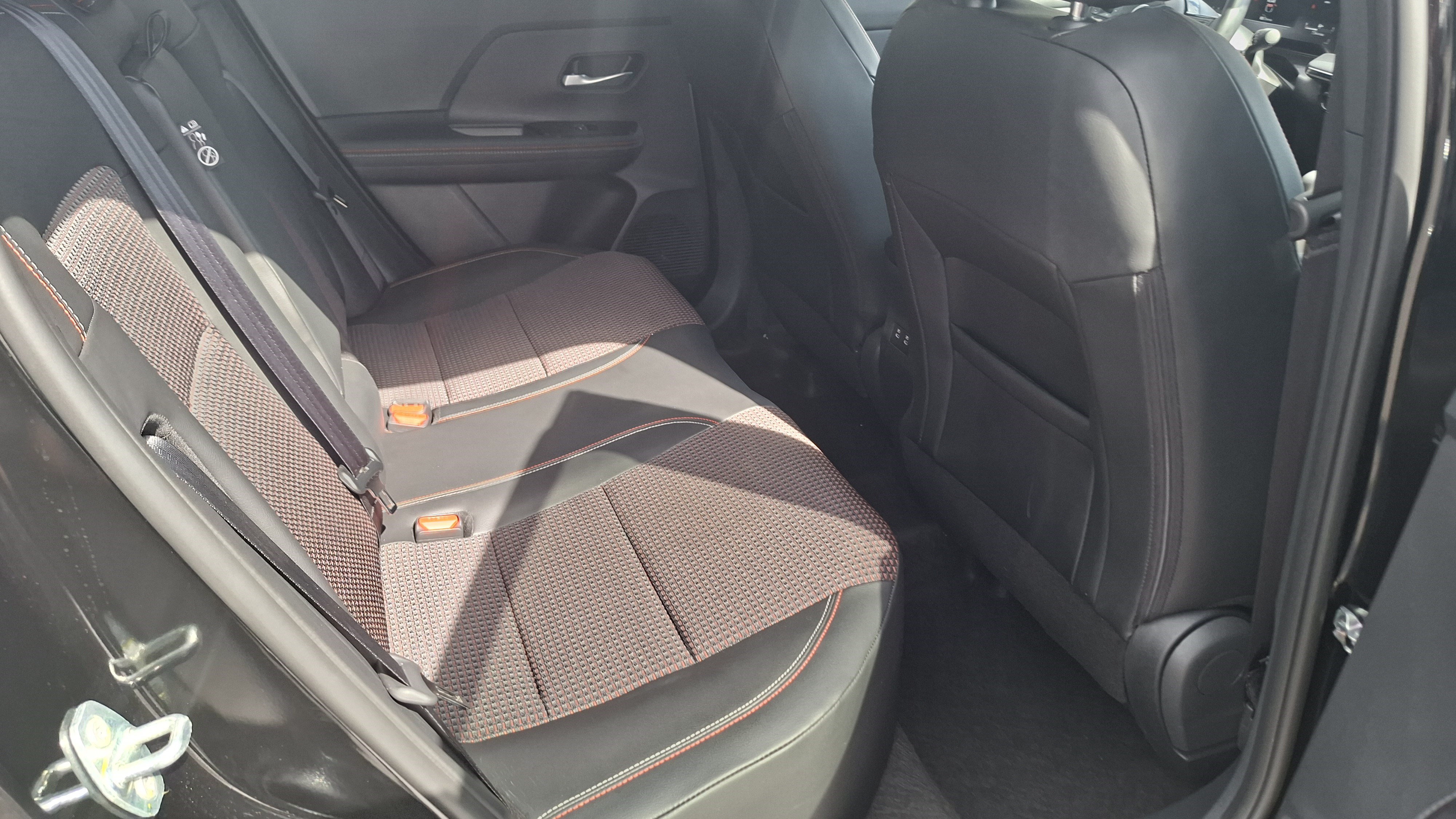 Used 2025 Nissan Kicks SR AWD/4WD image 22