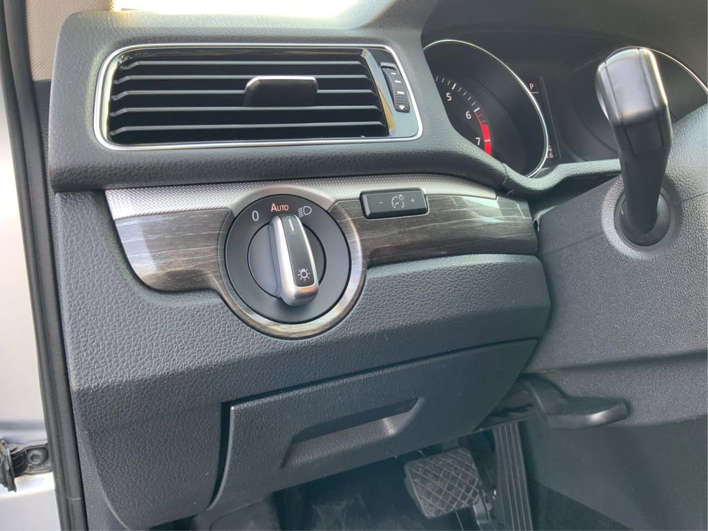 Used 2016 Volkswagen Passat 1.8T SE image 20