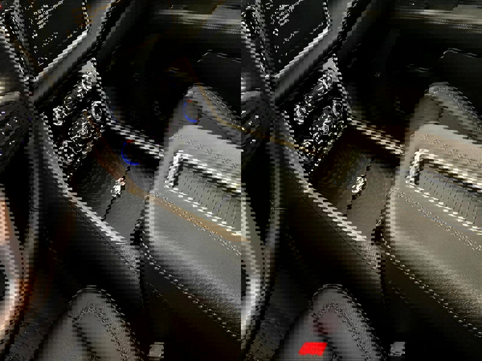 Used 2023 GMC Yukon Denali w/ Denali Reserve Package image 21