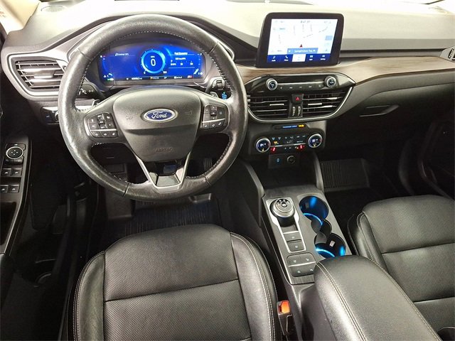 Used 2020 Ford Escape Titanium image 2