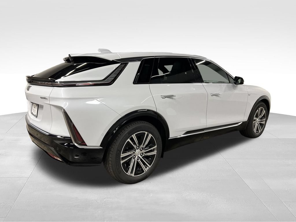 New 2026 Cadillac Lyriq Luxury AWD/4WD image 15