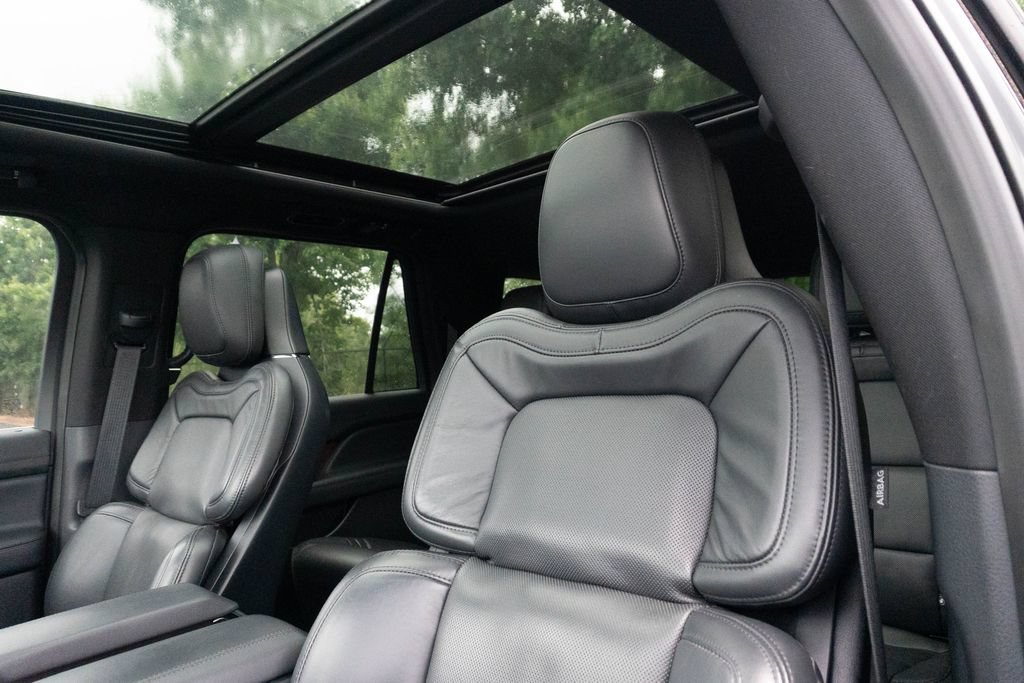 Used 2022 Lincoln Navigator L Reserve RWD image 22