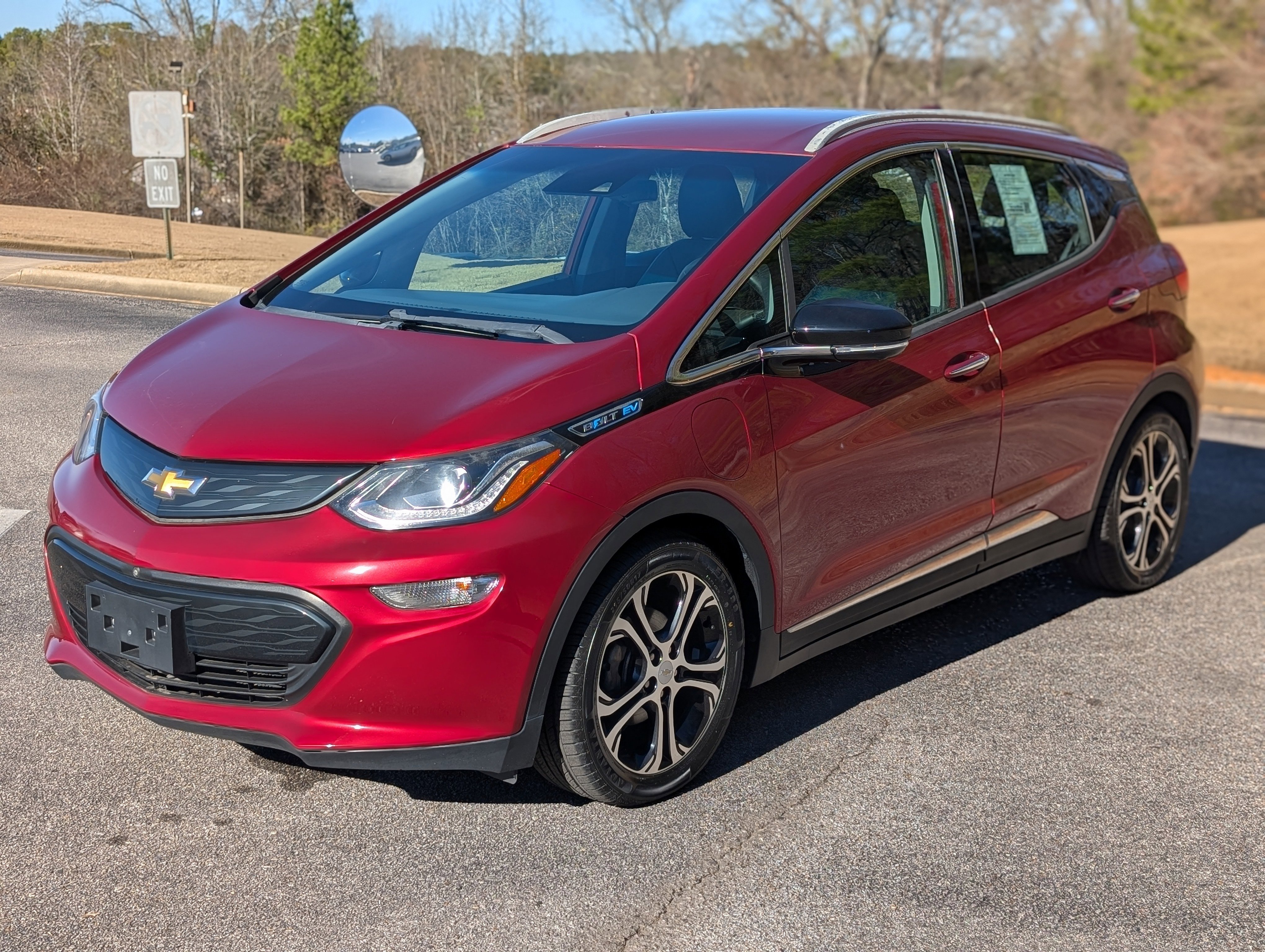 Used 2017 Chevrolet Bolt Premier w/ Driver Confidence II Package image 5