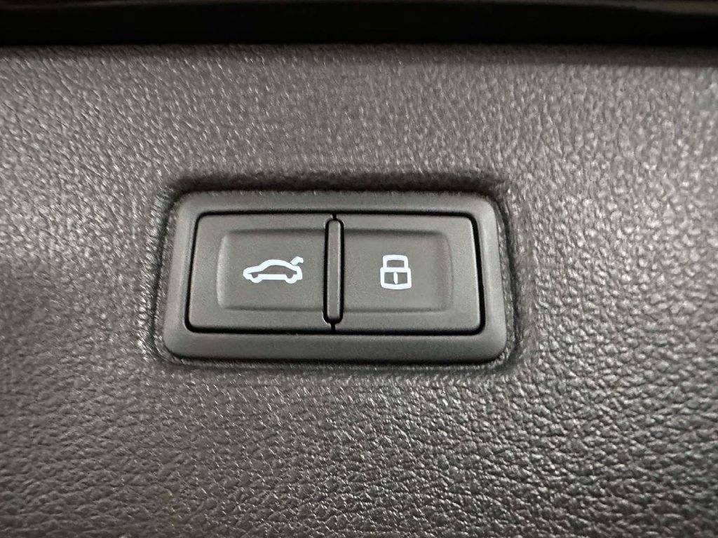 Used 2025 Audi Q7 2.0T Premium Plus w/ Premium Plus Package AWD/4WD image 13
