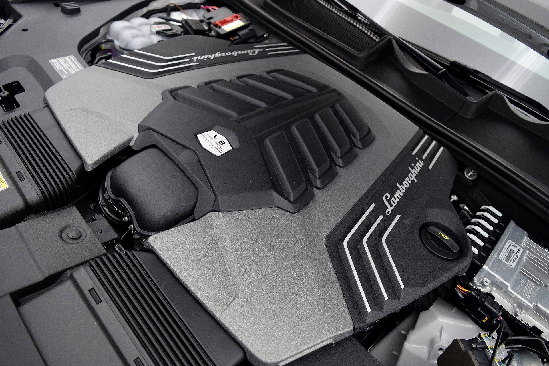 Used 2021 Lamborghini Urus image 18