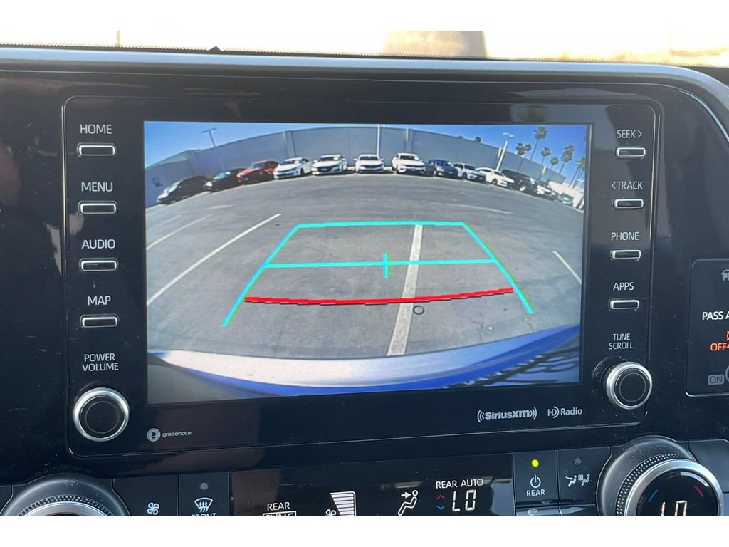 Used 2021 Toyota Highlander LE FWD image 28