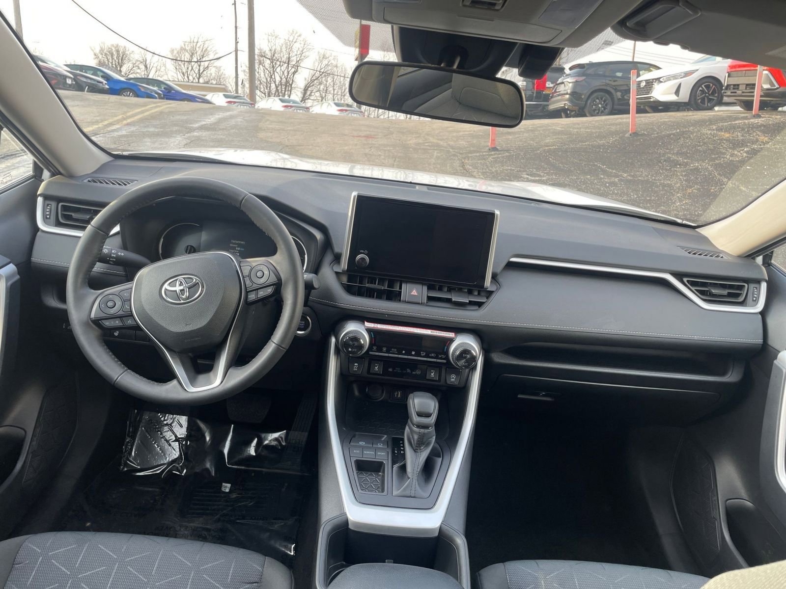 Used 2025 Toyota RAV4 XLE w/ Weather Package FWD image 28