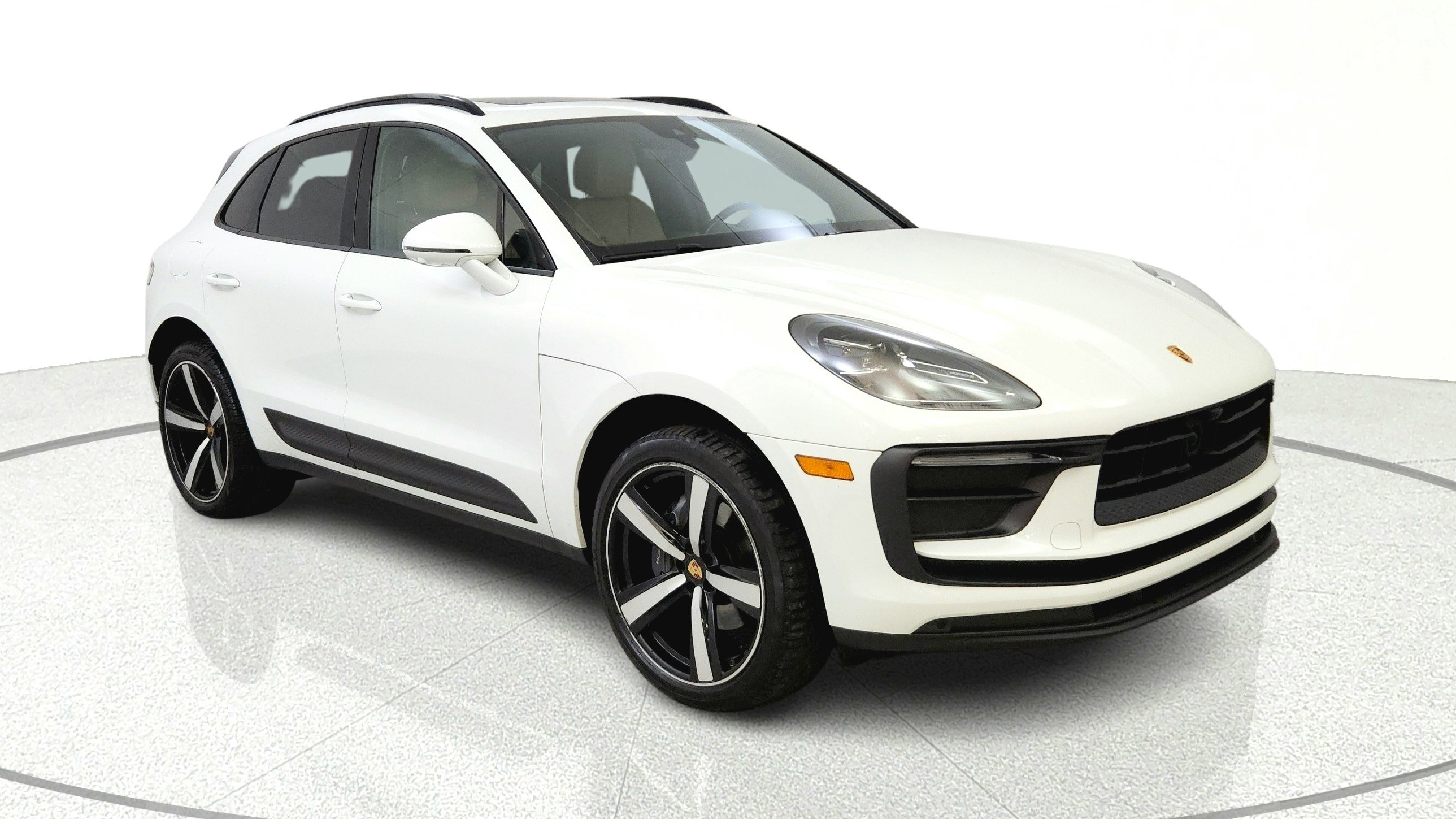 Used 2024 Porsche Macan AWD/4WD image 1