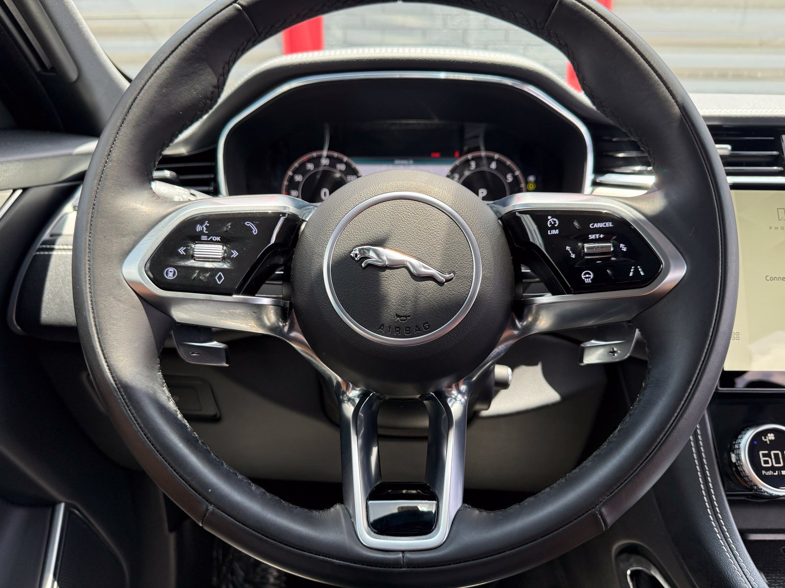 Used 2025 Jaguar F-PACE R-Dynamic S AWD/4WD image 31