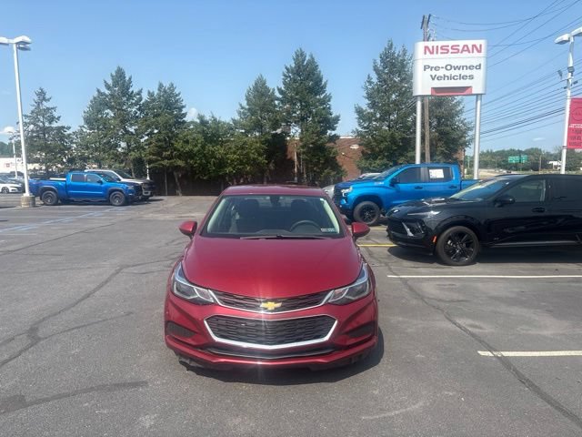 Used 2018 Chevrolet Cruze LT w/ Convenience Package FWD image 3