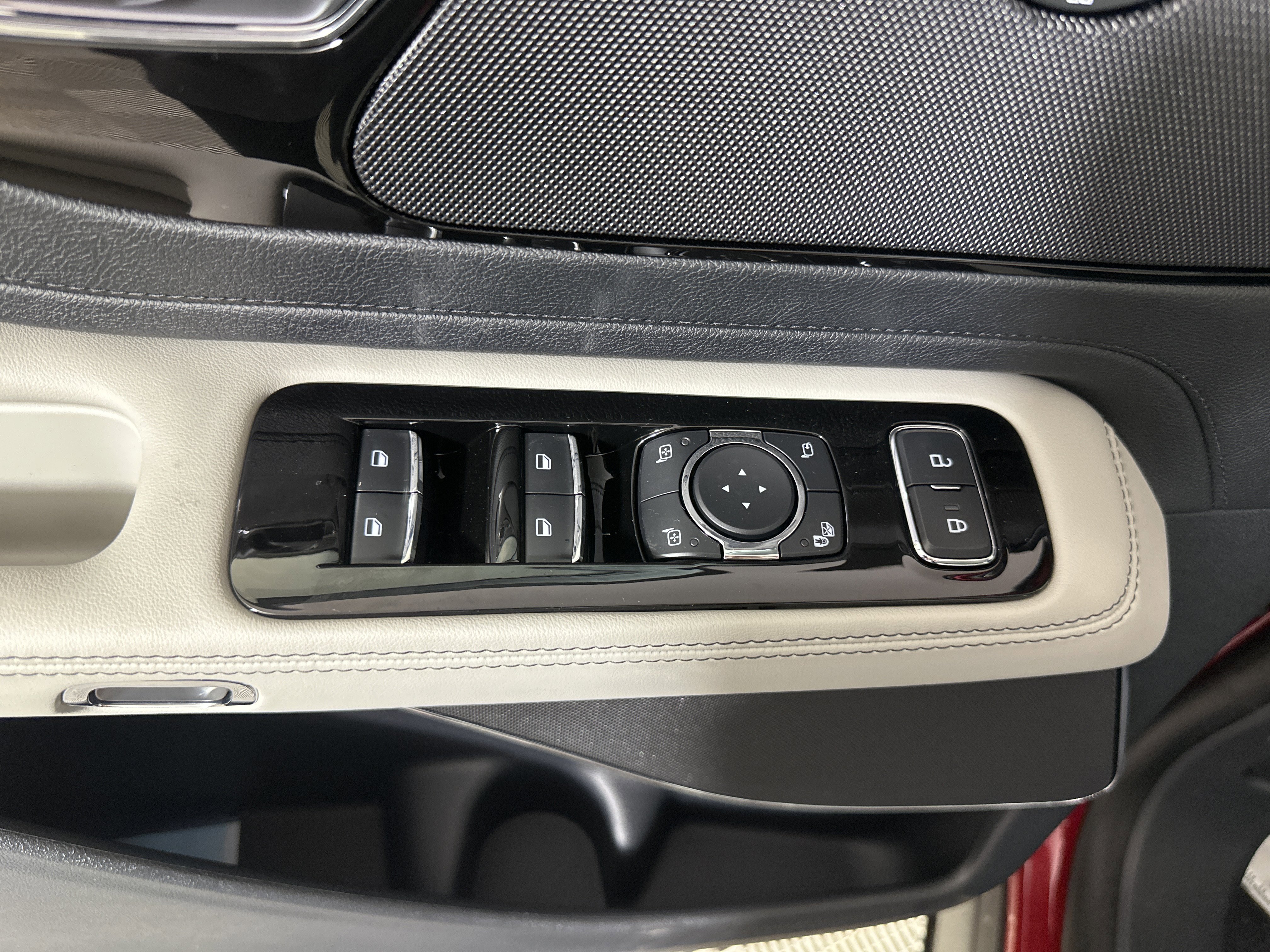 New 2025 Lincoln Aviator AWD w/ Equipment Group 101A image 11