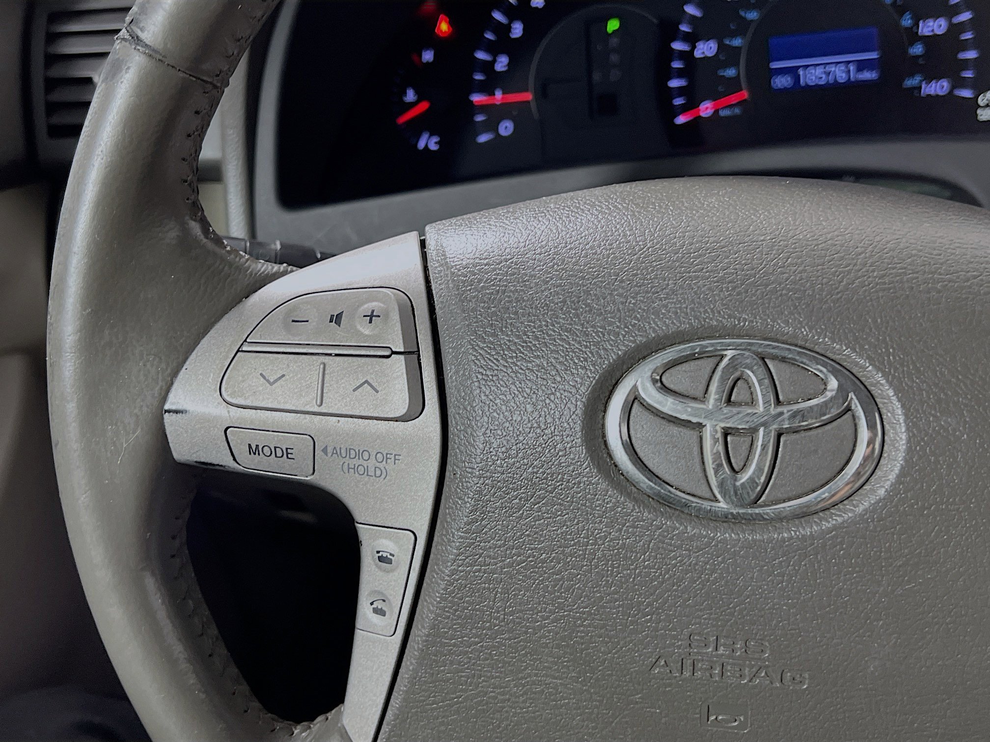 Used 2011 Toyota Camry XLE w/ SE/XLE Extra-Value Pkg image 19