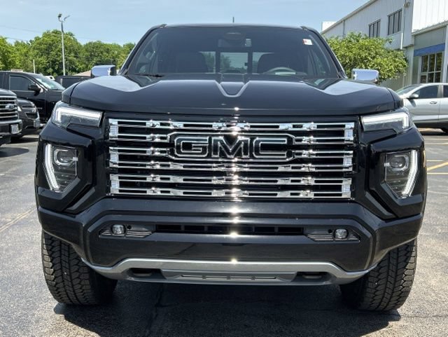 New 2026 GMC Canyon Denali w/ LPO, Denali Black Edition AWD/4WD image 2
