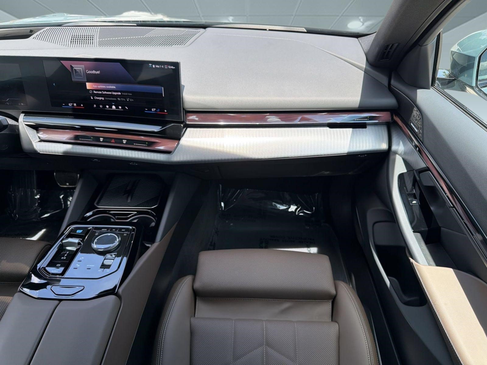 Used 2026 BMW i5 eDrive40 w/ M Sport Package AWD/4WD image 29