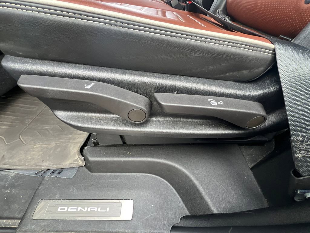 Used 2023 GMC Yukon Denali Ultimate image 36
