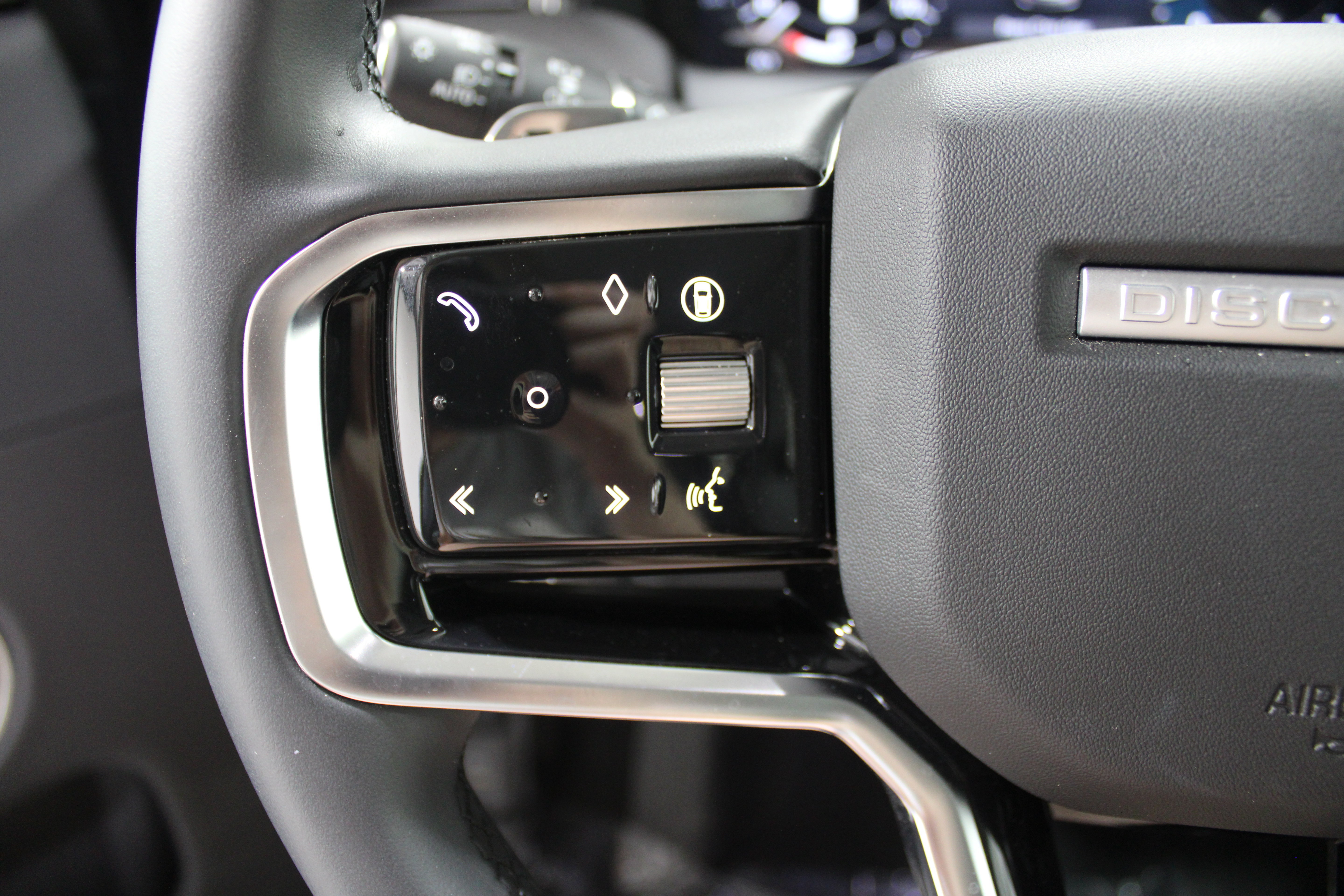 Used 2025 Land Rover Discovery Sport S AWD/4WD image 19