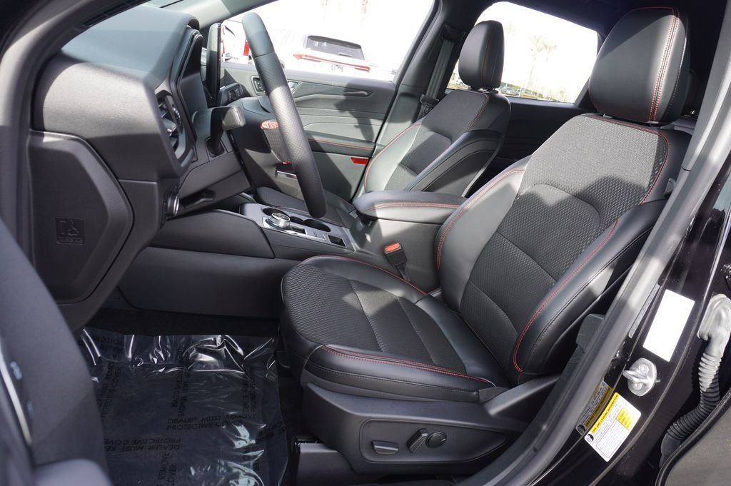 Used 2024 Ford Escape ST-Line Select w/ Tech Pack #2 image 13