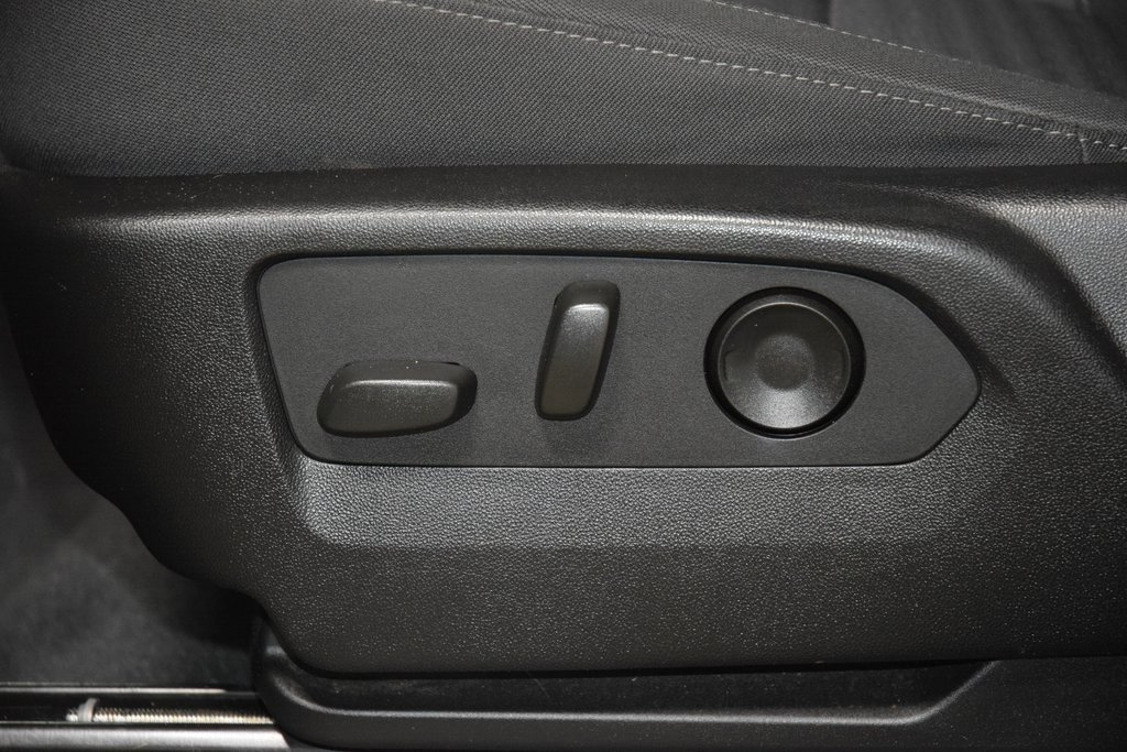 Used 2024 Chevrolet Silverado 2500 Custom w/ Custom Value Package image 43