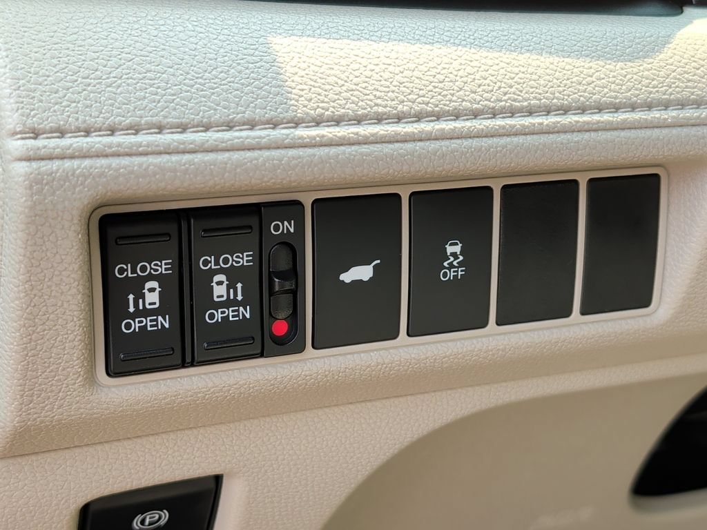 Used 2025 Honda Odyssey EX-L image 14