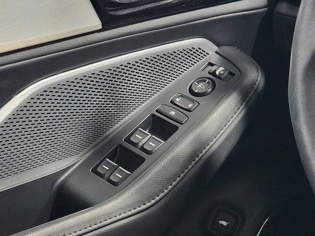Used 2025 Acura MDX SH-AWD image 23