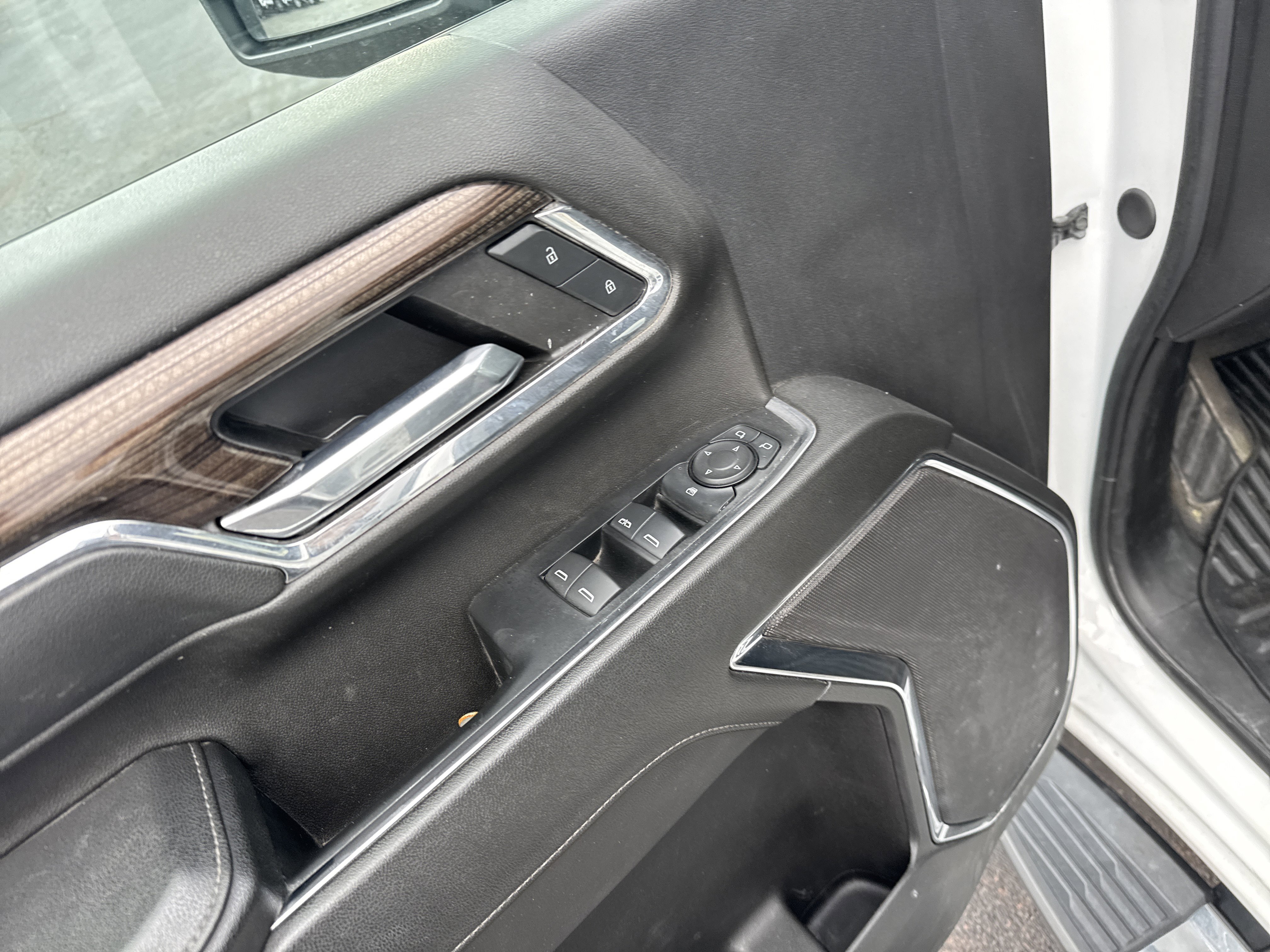 Used 2024 Chevrolet Silverado 2500 LT image 16