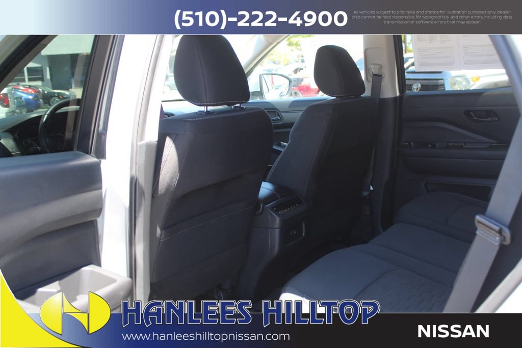 Used 2025 Nissan Pathfinder SV FWD image 17