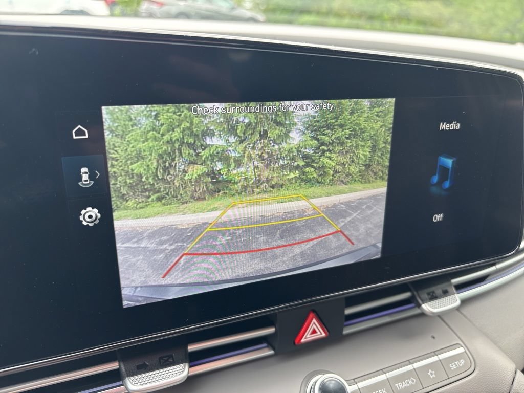 New 2025 Hyundai Elantra SEL FWD image 27