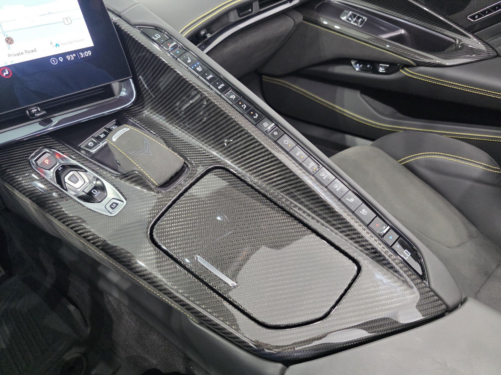 Used 2023 Chevrolet Corvette Z06 w/ Z07 Performance Package RWD image 18