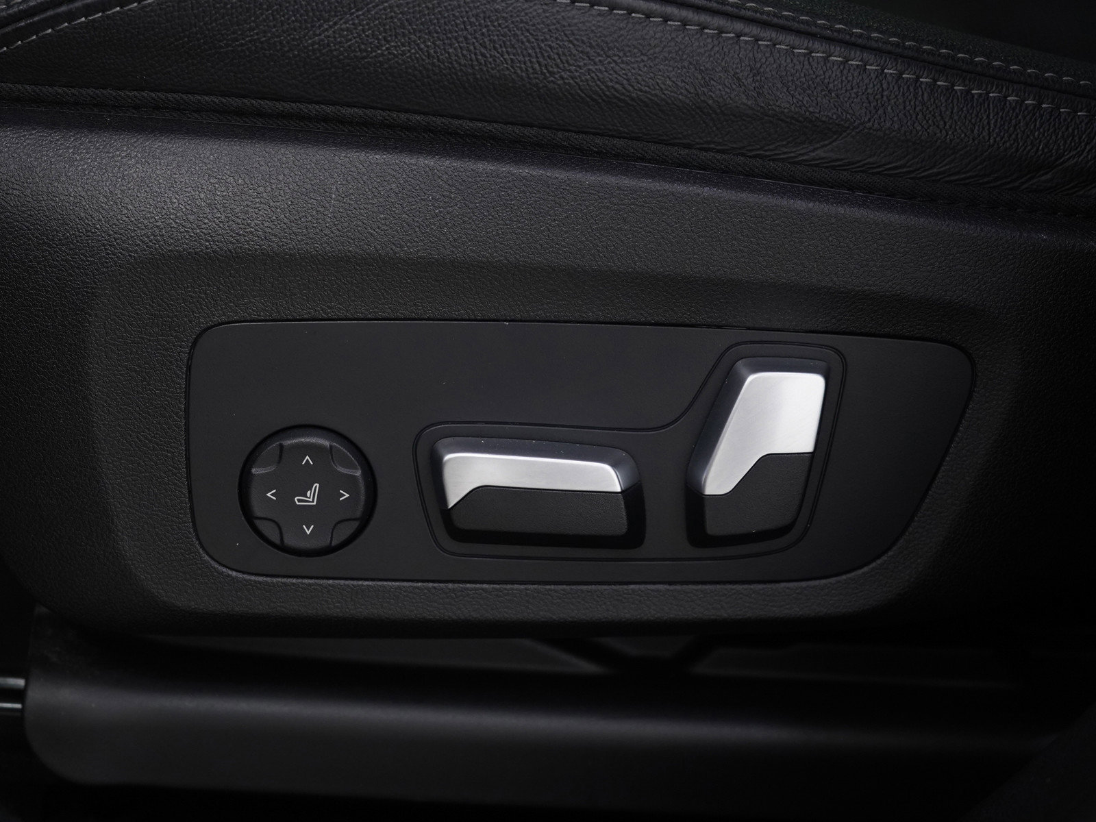 Used 2023 BMW X3 xDrive30i image 28