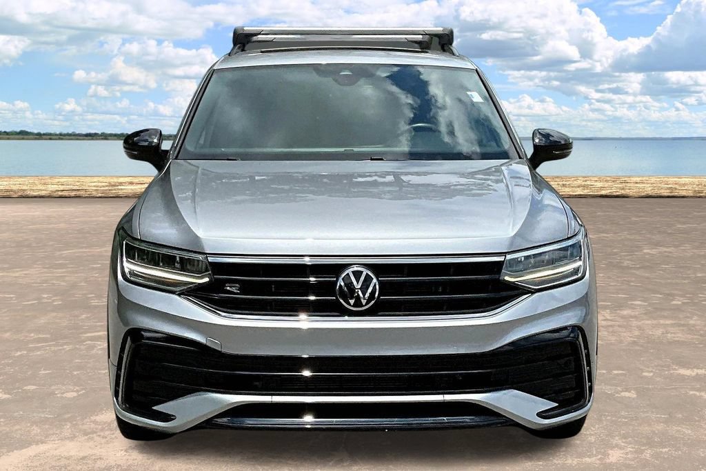 Used 2023 Volkswagen Tiguan SE R-Line FWD image 2