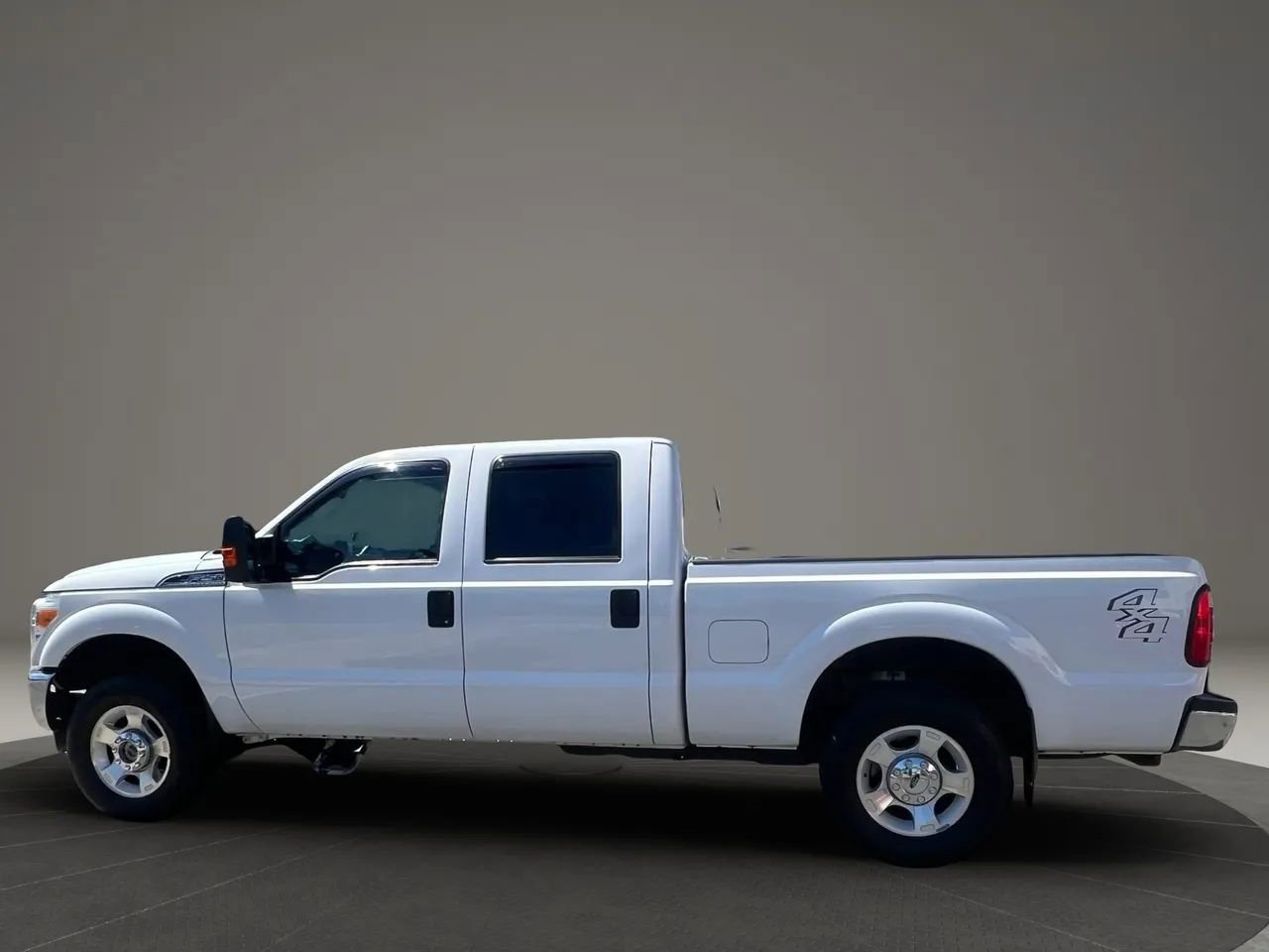 Used 2015 Ford F250 XLT AWD/4WD image 9