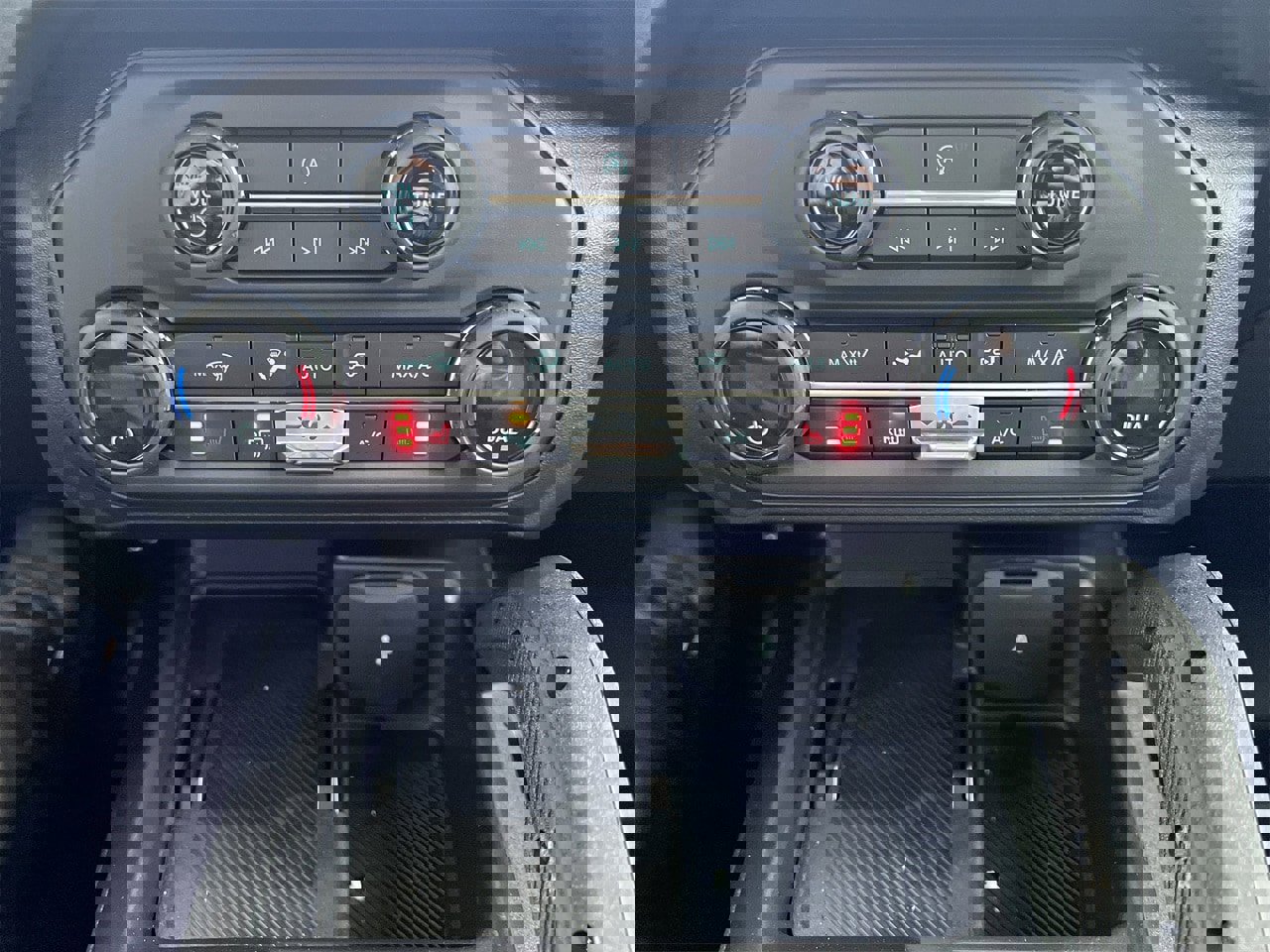 New 2025 Ford Bronco Big Bend w/ Black Diamond Package image 6