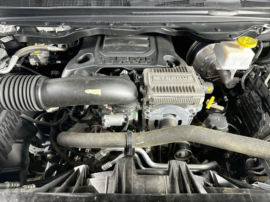 Used 2024 RAM 1500 Laramie RWD image 32