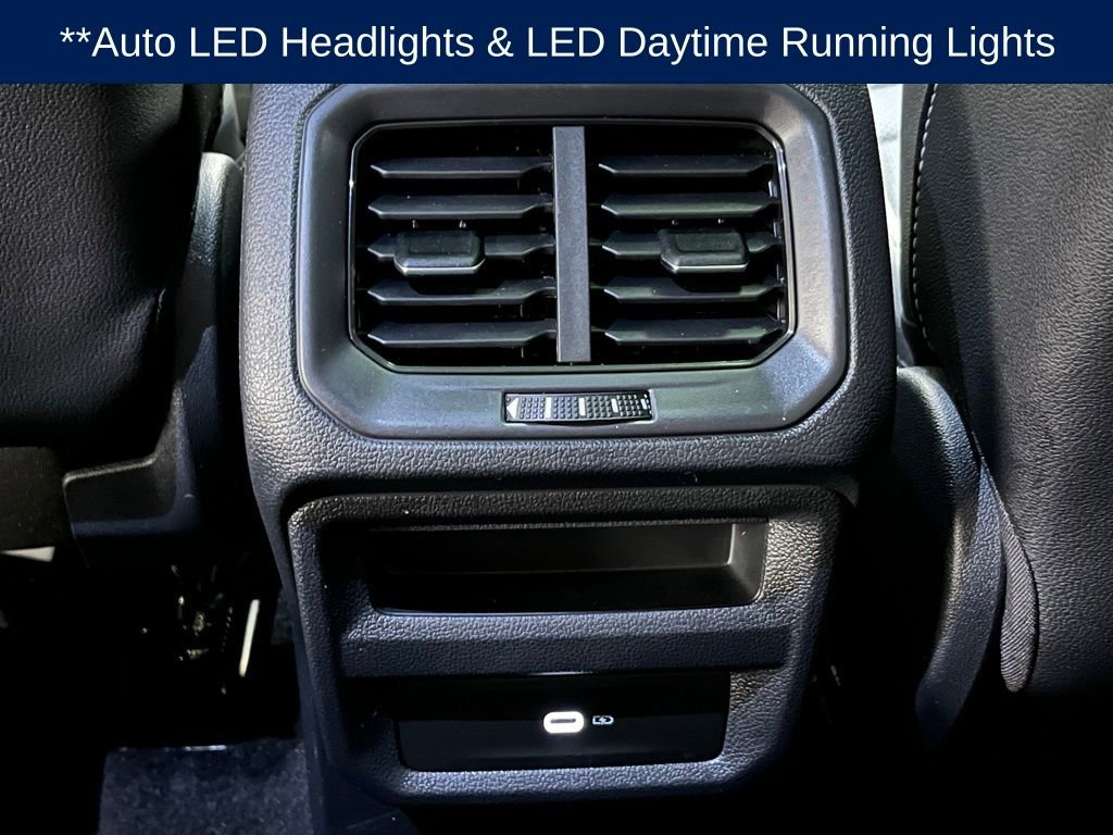 Used 2023 Volkswagen Taos SEL image 22