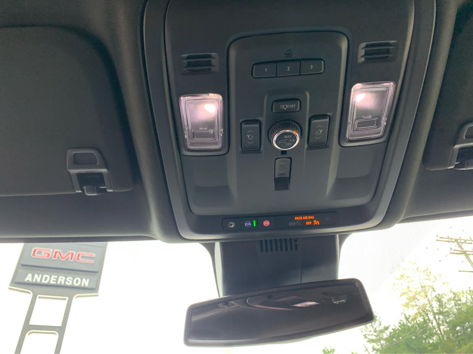 Used 2024 GMC Yukon Denali AWD/4WD image 23