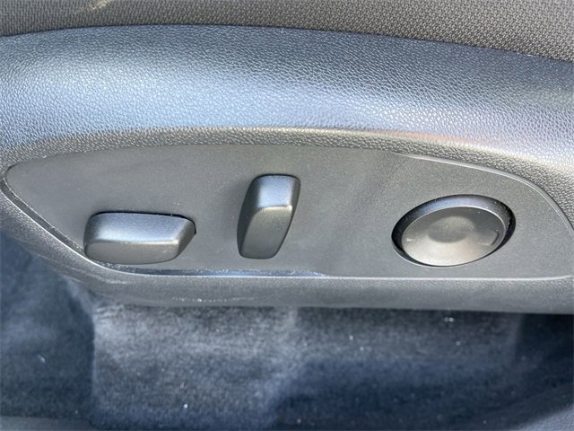 Used 2025 GMC Acadia Elevation image 12