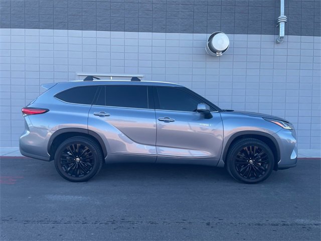 Used 2021 Toyota Highlander Platinum image 2