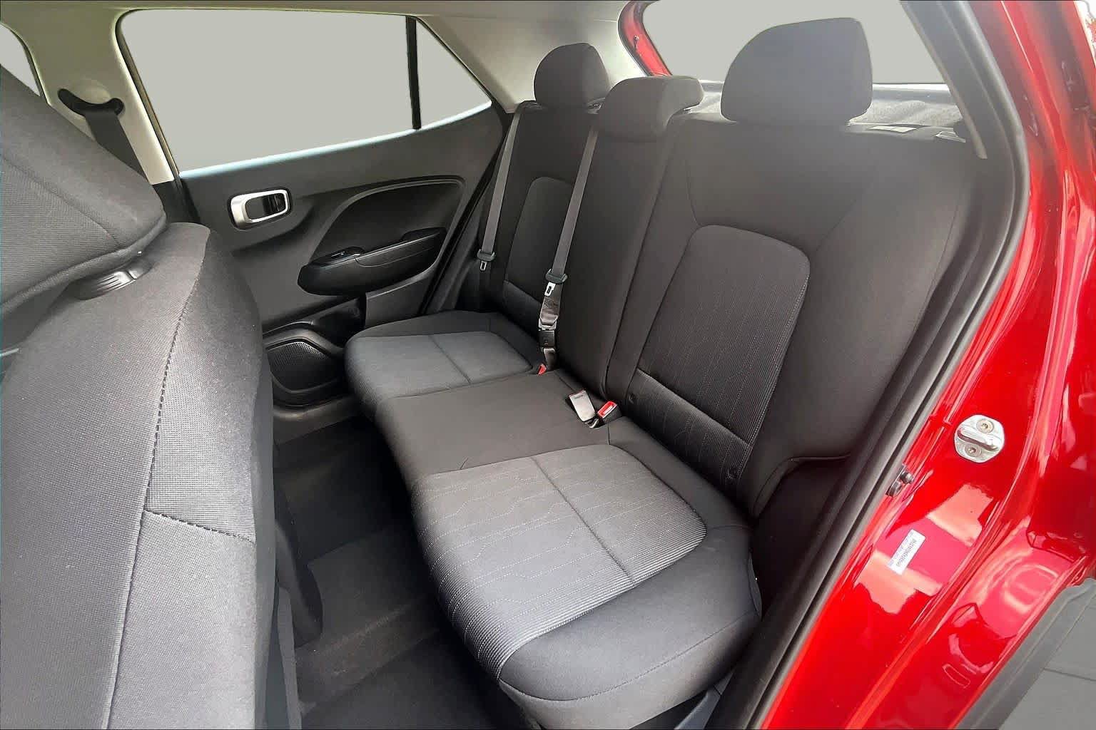 Used 2025 Hyundai Venue SE FWD image 20