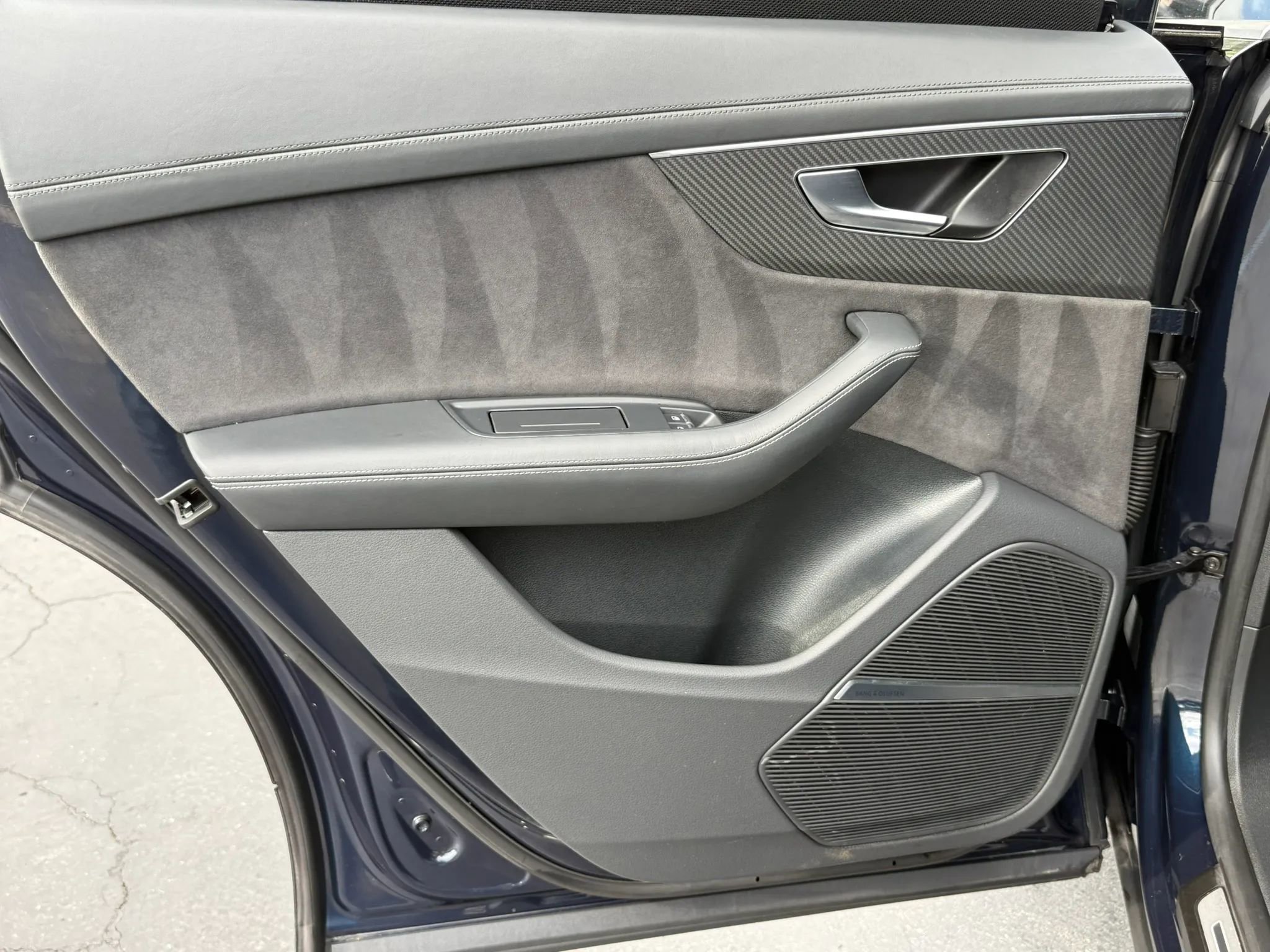 Used 2024 Audi RS Q8 w/ Executive Package image 27