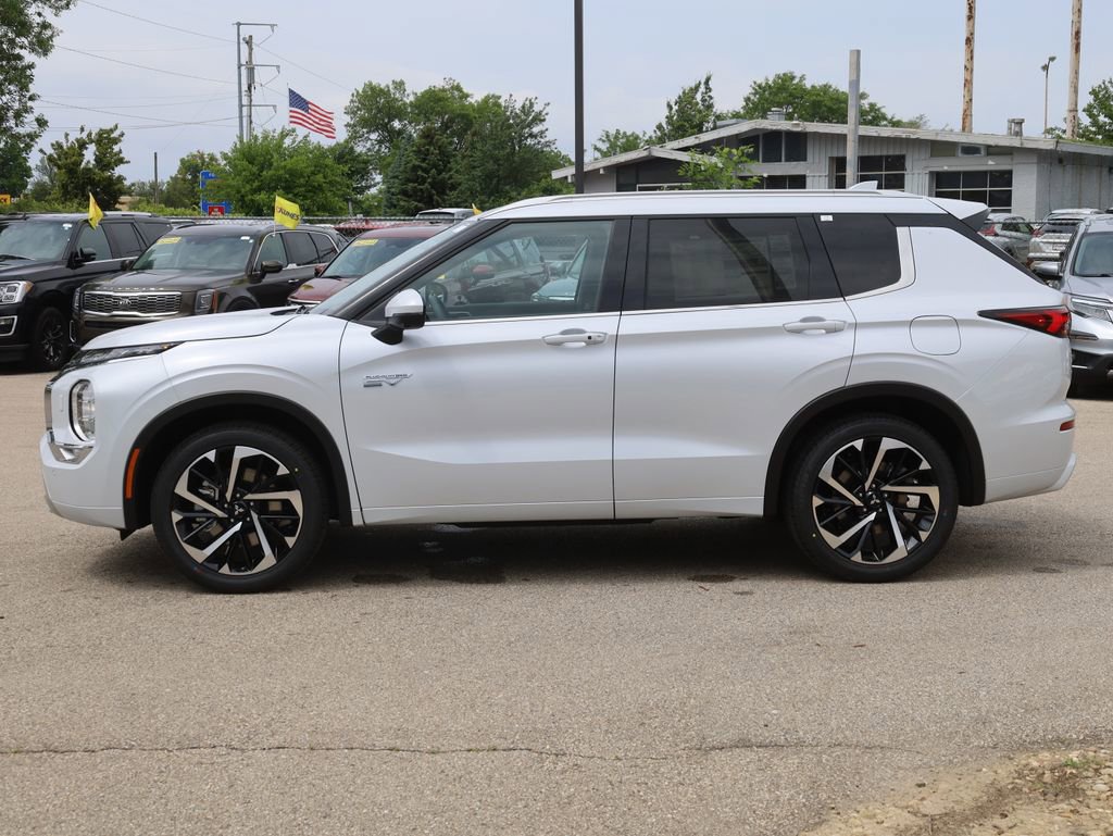 New 2025 Mitsubishi Outlander SEL image 6