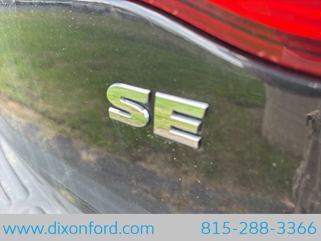 Used 2012 Volkswagen Routan SE image 11