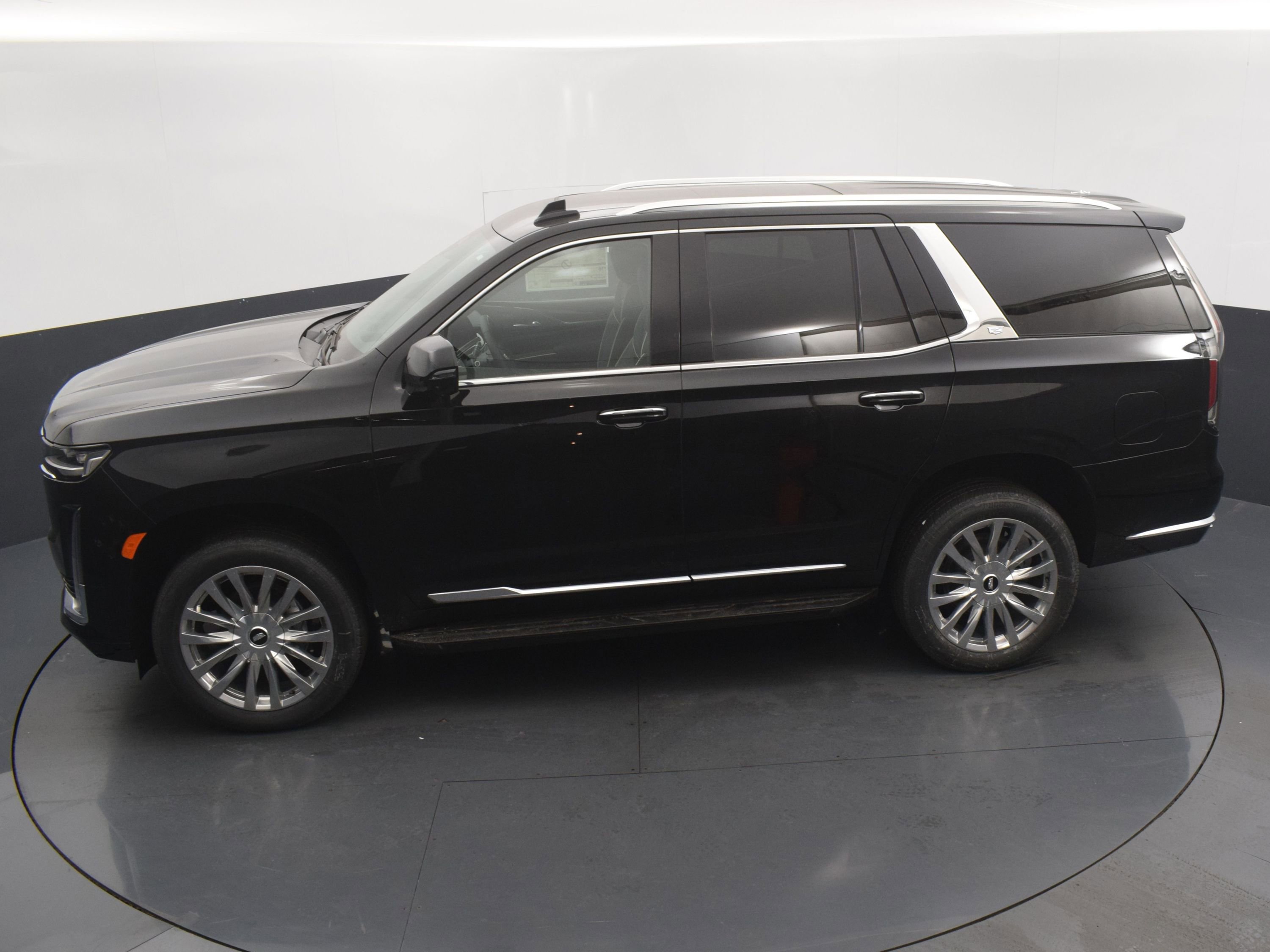 Used 2024 Cadillac Escalade Premium Luxury image 24